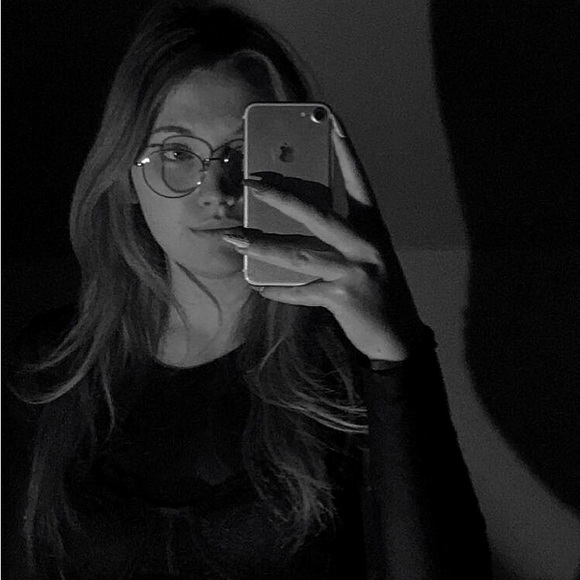 Meet your Posher, Amelie - Picture 1 of 1